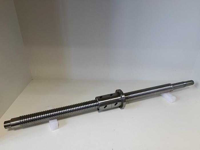 Geschliffener Präzisions Kugelgewindetrieb, 990393, D63x10/8, 1290mm, Honsberg, neu