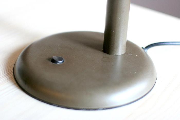 Used 1 x DDR office table lamp , Well preserved , Bundeswehr , ideal for dealers, lamp