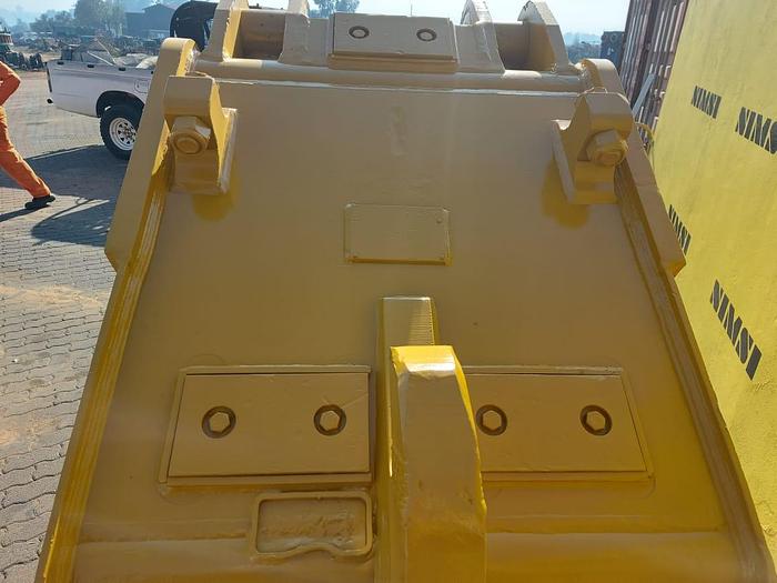 Used CAT Trenching Bucket