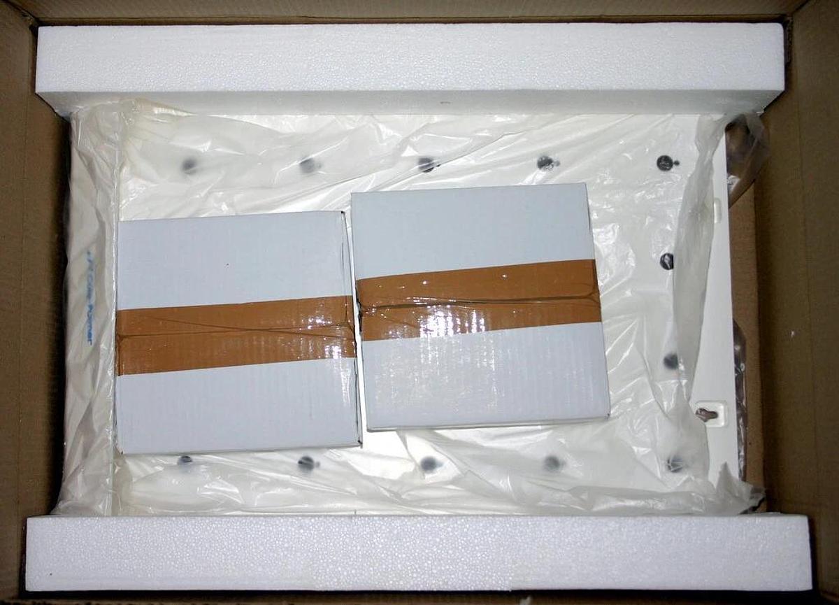 Used UNITED SCIENTIFIC COLE PARMER DRYING DRAINING RACK, 20 PLACE, MODEL 81741, CASE