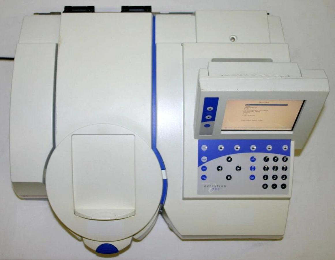 Used THERMO ELECTRON NICOLET VISIBLE SPECTROPHOTOMETER, MODEL EVOLUTION 300 LC