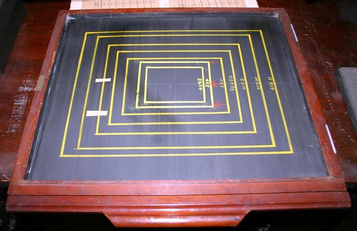 Used BAUSCH & LOMB, B & L ANTIQUE 1947 PHOTOMICROSCOPE WITH WOOD CABINET & ACCYS.