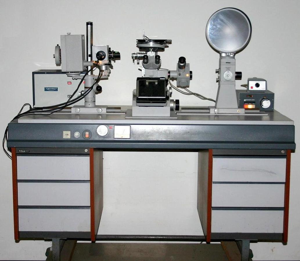 Used REICHERT UNIVERSAL METALLURGICAL CAMERA MICROSCOPE, MODEL MEF2, OPTICAL BENCH