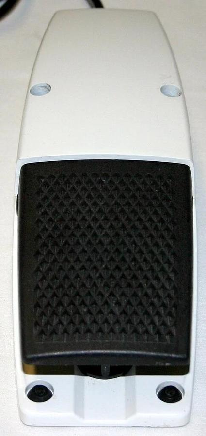 Used MICROM FOOT PEDAL, MODEL 640280 FOR HM 350-S, HM 355-S AND HM 360 MICROTOMES