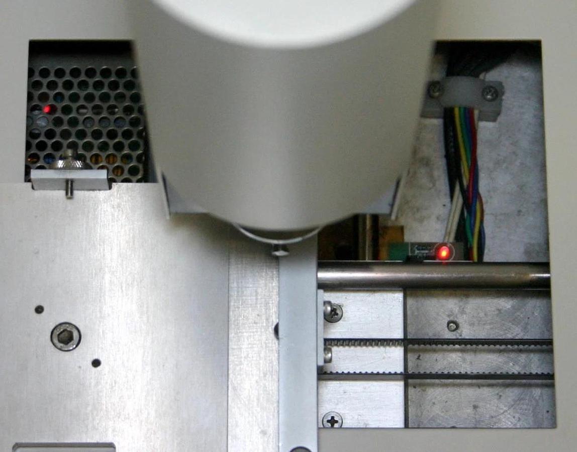 Used HAMPTON RESEARCH GREASE MACHINE, MODEL L-100 FOR 24 WELL CRYSTALLIZATION PLATES