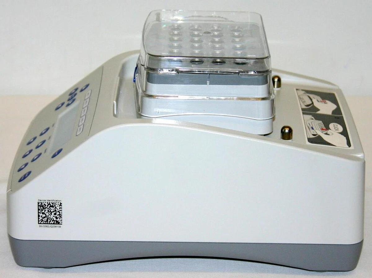 EPPENDORF 5382 THERMOMIXER C WITH 1.5 ML THERMOBLOCK, SMART BLOCK (see video)