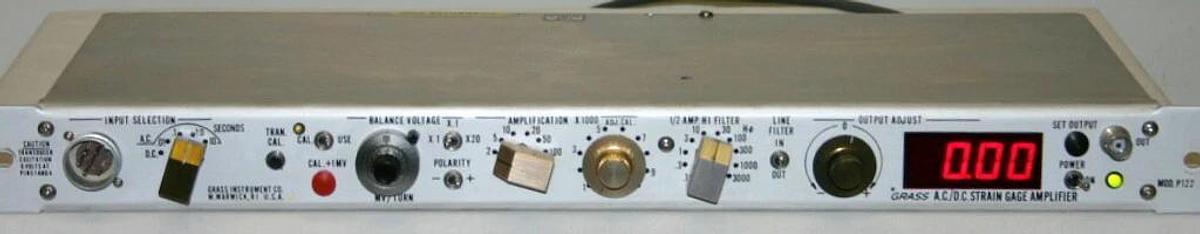 Used GRASS A.C./D.C. STRAIN GAGE AMPLIFIER, MODEL P122B