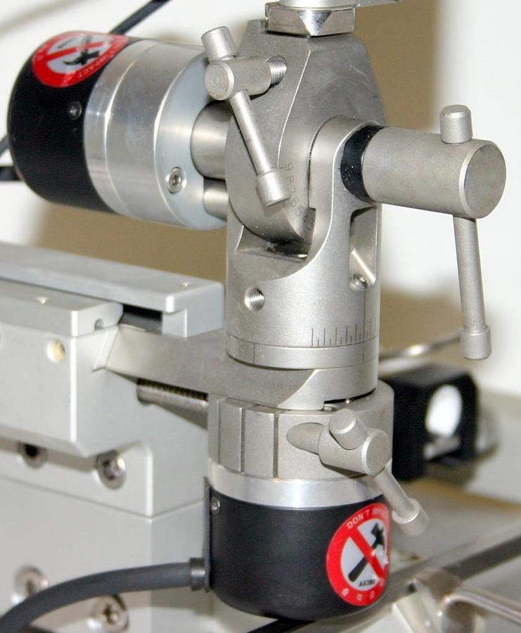 LEICA BENCHMARK HARVARD ANGLE ONE DIGITAL INSTRUMENT WITH ANESTHESIA MASK