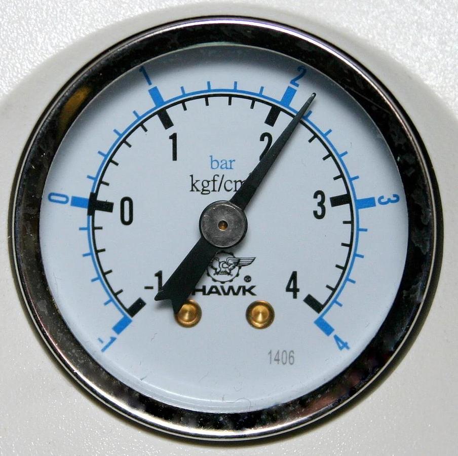 FISHER SCIENTIFIC AUTOMATIC STEAM STERILIZER, AUTOCLAVE, MODEL STERILELITE 24