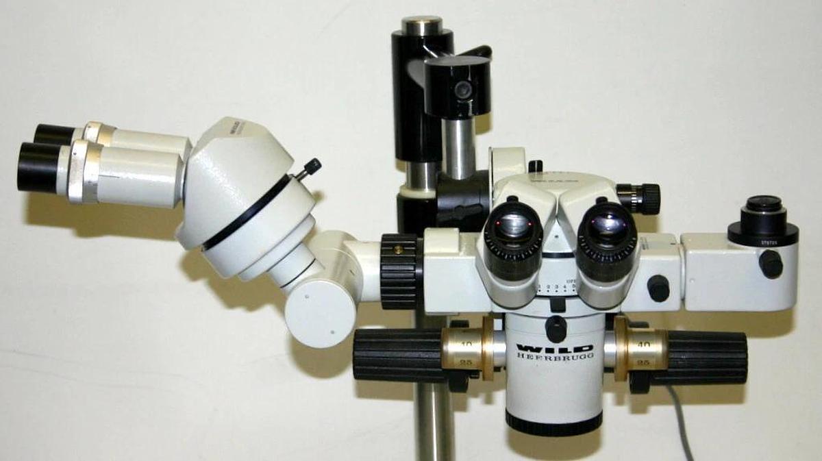 Used WILD HEERBRUGG TABLE TOP OPERATING SURGICAL MICROSCOPE, MODEL M650 CAMERA MOUNT