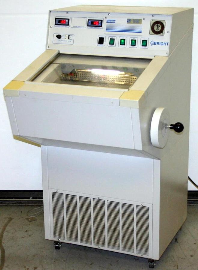 Used BRIGHT HACKER CRYOSTATS, MODEL OTF