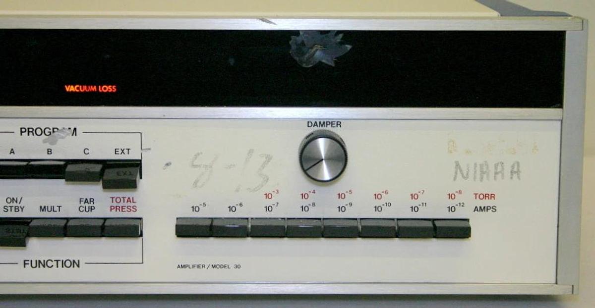 Used UTI PRECISION GAS ANALYZER CONTROL UNIT, RF GENERATOR & SPECTRALINK, MODEL 100C