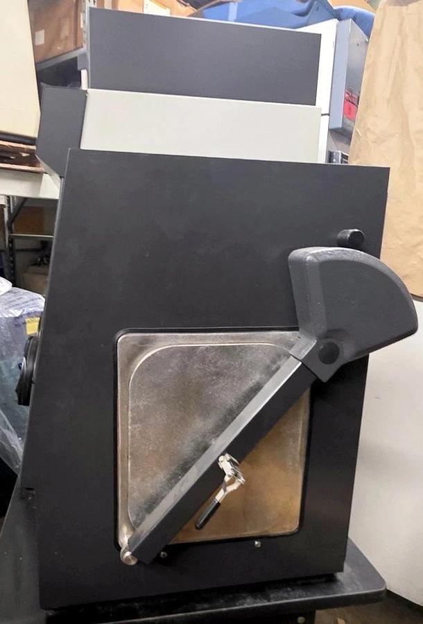 Used LABCONCO MULTI-HAZARD PROTECTOR GLOVE BOX, MODEL 50655-00