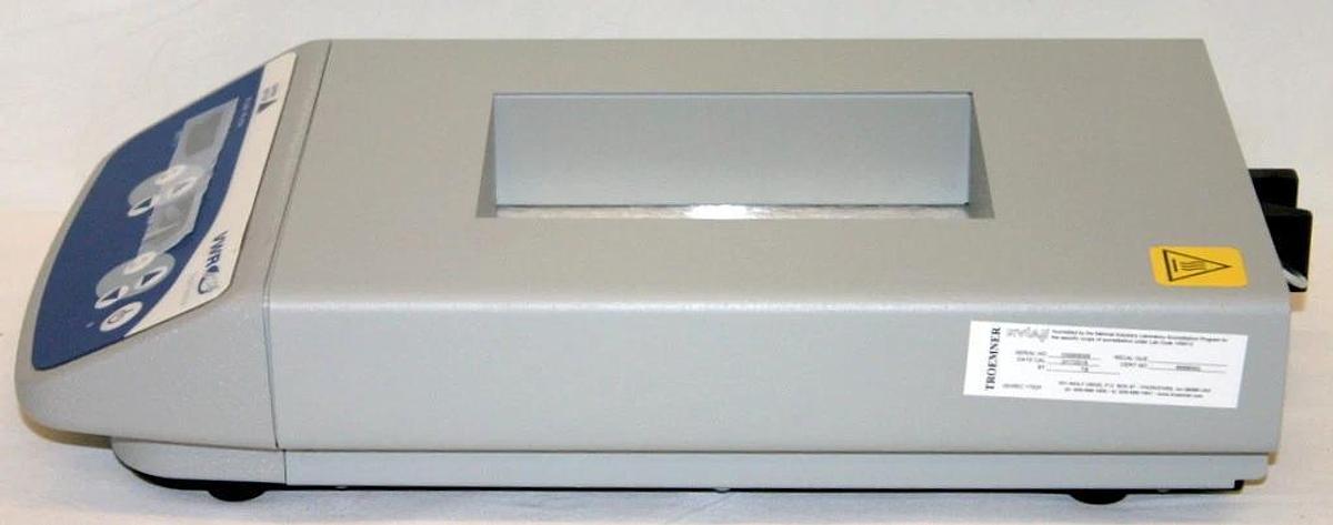 Used VWR DIGITAL DUAL DRY BLOCK HEATER, MODEL 10027-036 WITH CAL CERIFICATE AND PROBE