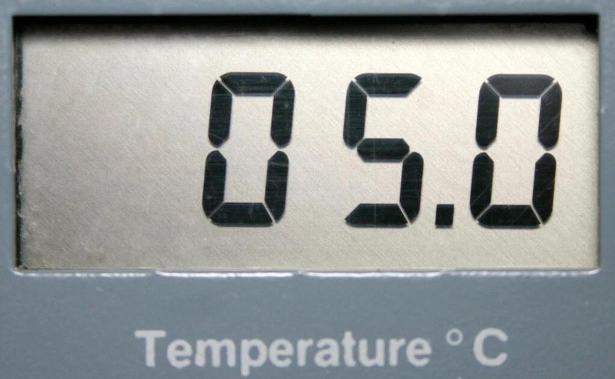 Used FORMA SCIENTIFIC REACH-IN REFRIGERATED INCUBATOR, MODEL 3927, 32 CU.FT. CAPACITY