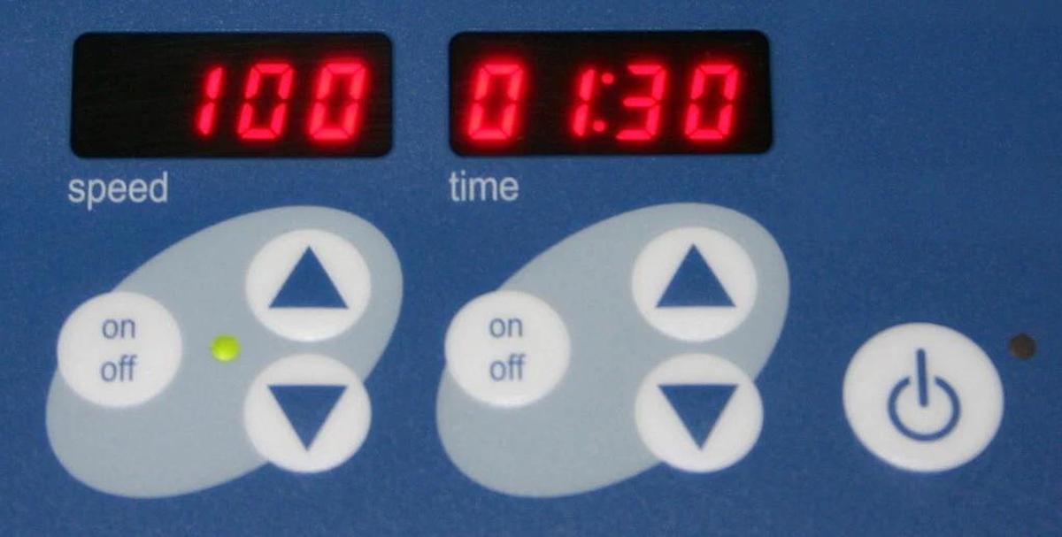 VWR ADVANCED 5000 ORBITAL SHAKER, 24"W x 18"D TRAY