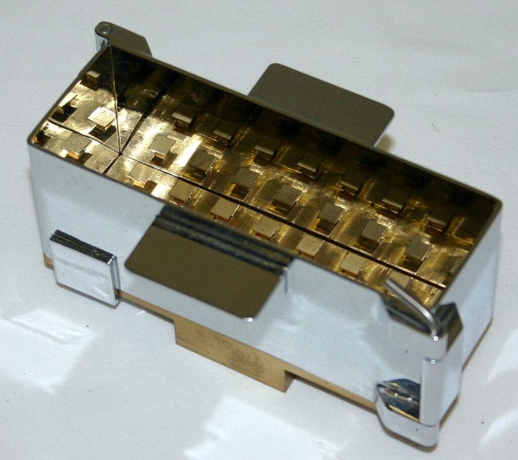 LEICA SPECIMEN STAGE, BRASS WITH EMBEDDING FRAME, 40 X 120 X 60 MM