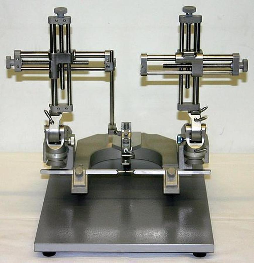 Used KOPF DKI DUAL SMALL ANIMAL STEREOTAXIC INSTRUMENT 902
