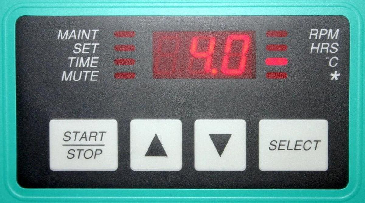 NEW BRUNSWICK SCIENTIFIC EPPENDORF REFRIGERATED INCUBATOR SHAKER, MODEL I2500KC