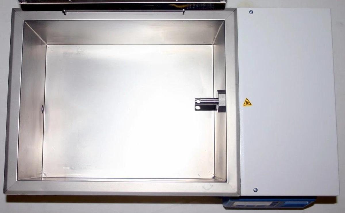 THERMO SCIENTIFIC PRECISION 15L SHAKING WATER BATH, MODEL SWB 15S
