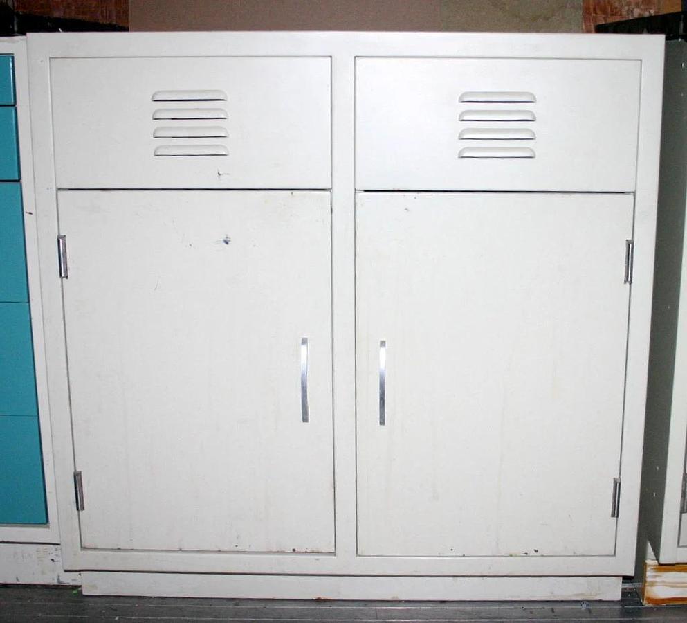 Used HAMILTON KEWAUNEE LABORATORY SINK BASE CABINETS & EPOXY SINKS,  21 FEET, $150/FT