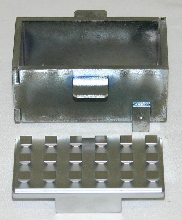 Used LEICA SPECIMEN STAGE 0022 50103 WITH EMBEDDING FRAME 0022 50123, 40 x 80 x 60 MM