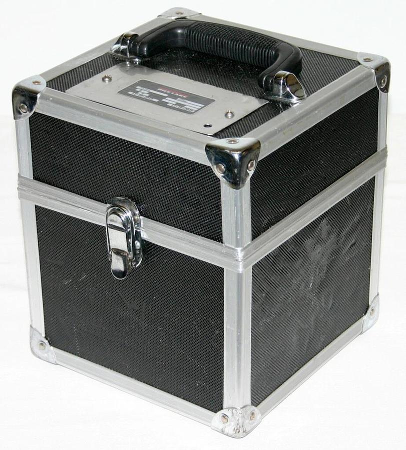 Used RICE LAKE 10KG SS CYLINDRICAL CALIBRATION WEIGHT, CLASS 2 WITH CASE