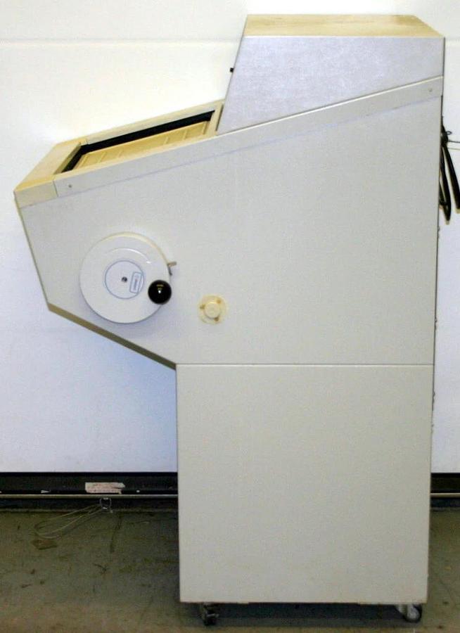 Used BRIGHT HACKER CRYOSTATS, MODEL OTF