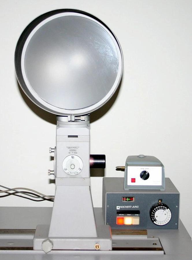 Used REICHERT UNIVERSAL METALLURGICAL CAMERA MICROSCOPE, MODEL MEF2, OPTICAL BENCH