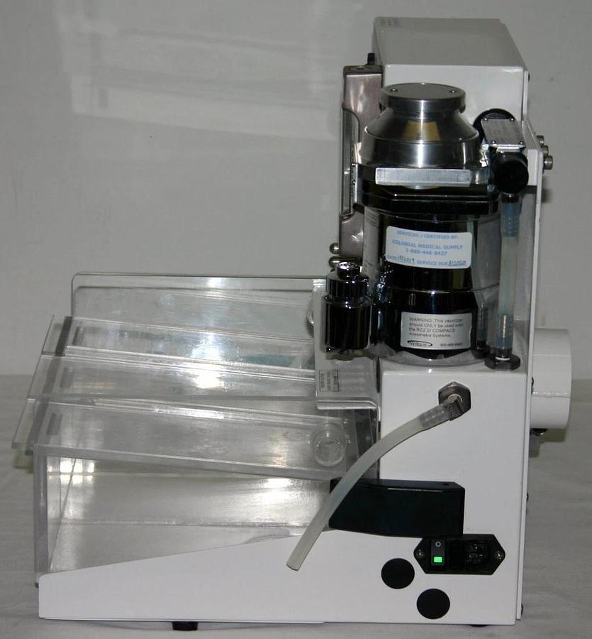 Used VETEQUIP ANESTHESIA SYSTEM, MODEL COMPAC 5 WITH ISOFLURANE VAPORIZER