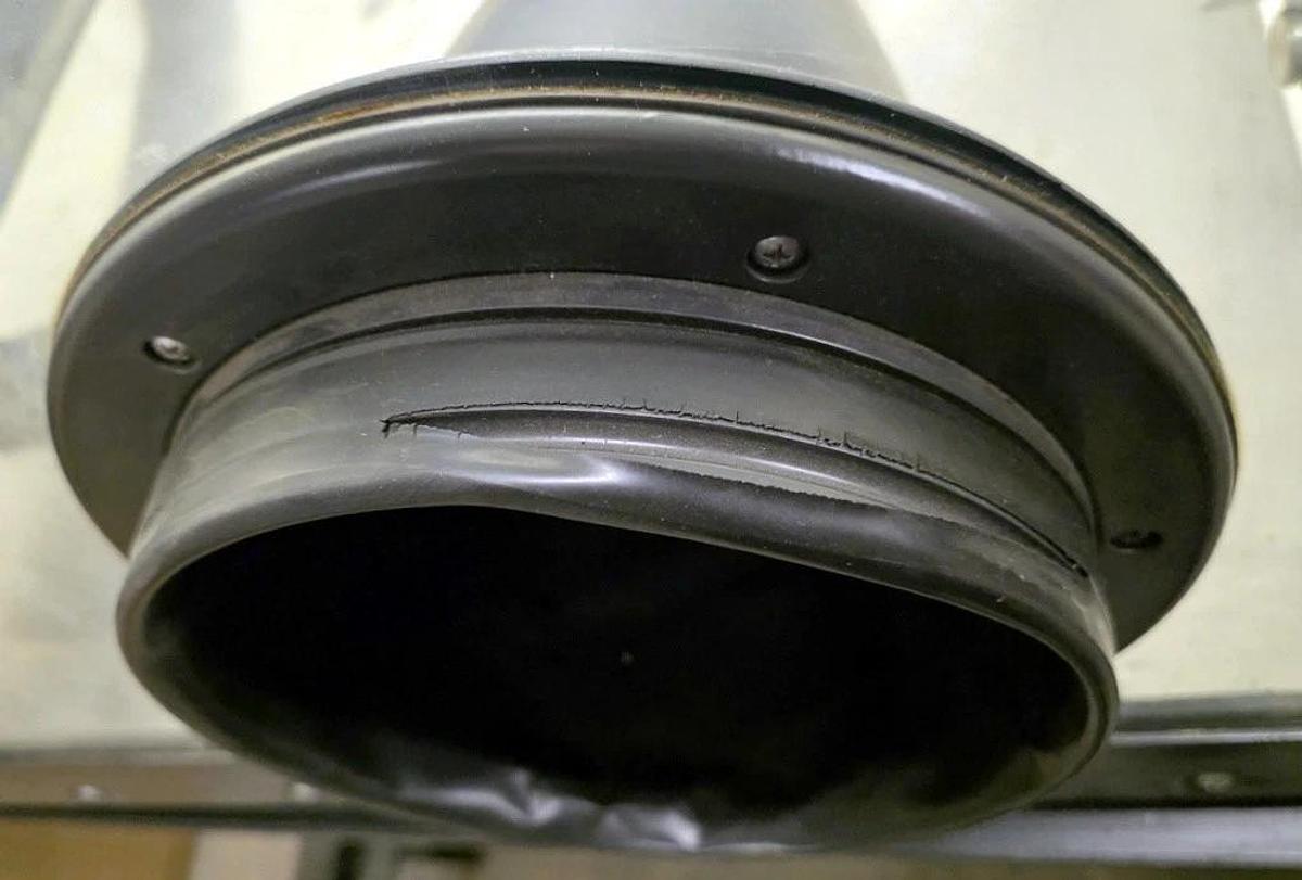 Used LABCONCO MULTI-HAZARD PROTECTOR GLOVE BOX, MODEL 50655-00