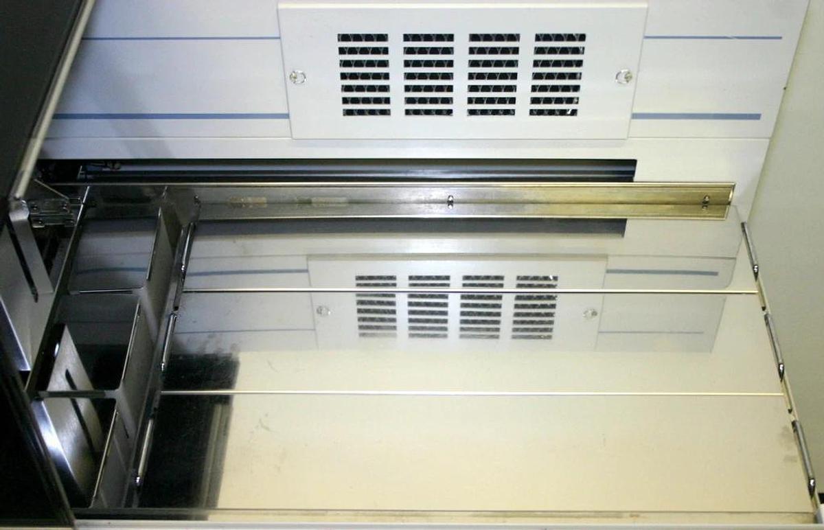 Used SHANDON MULTI-PROGRAM ROBOTIC SLIDE STAINER, MODEL VARISTAIN XY