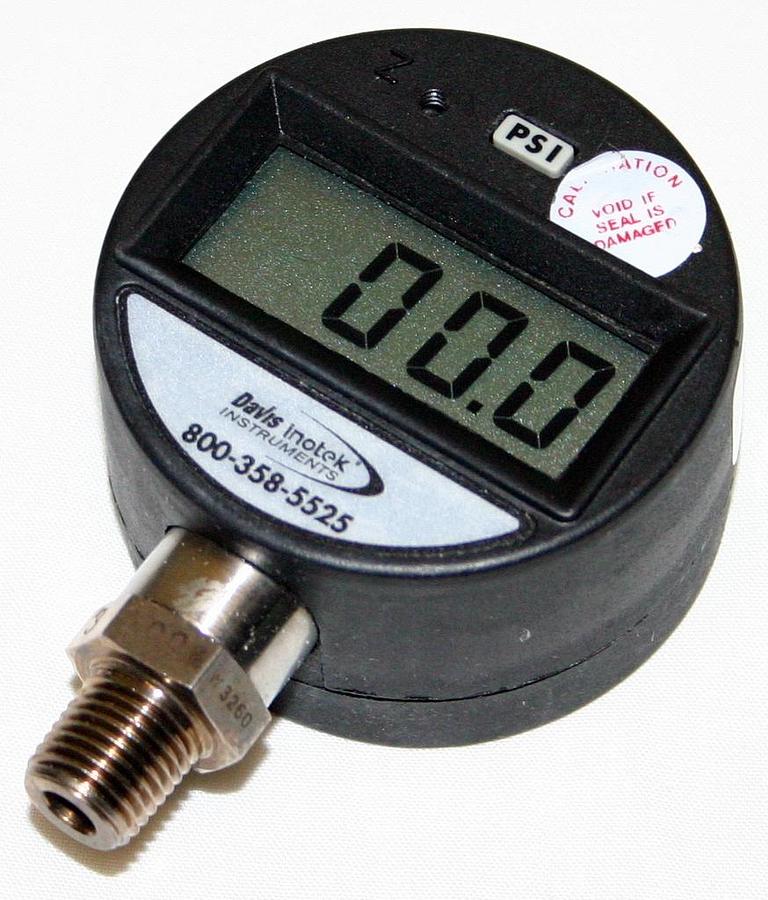 Used DAVIS INSTRUMENTS DIGITAL PRESSURE GAUGE, MODEL PG2000-200.0-PSI