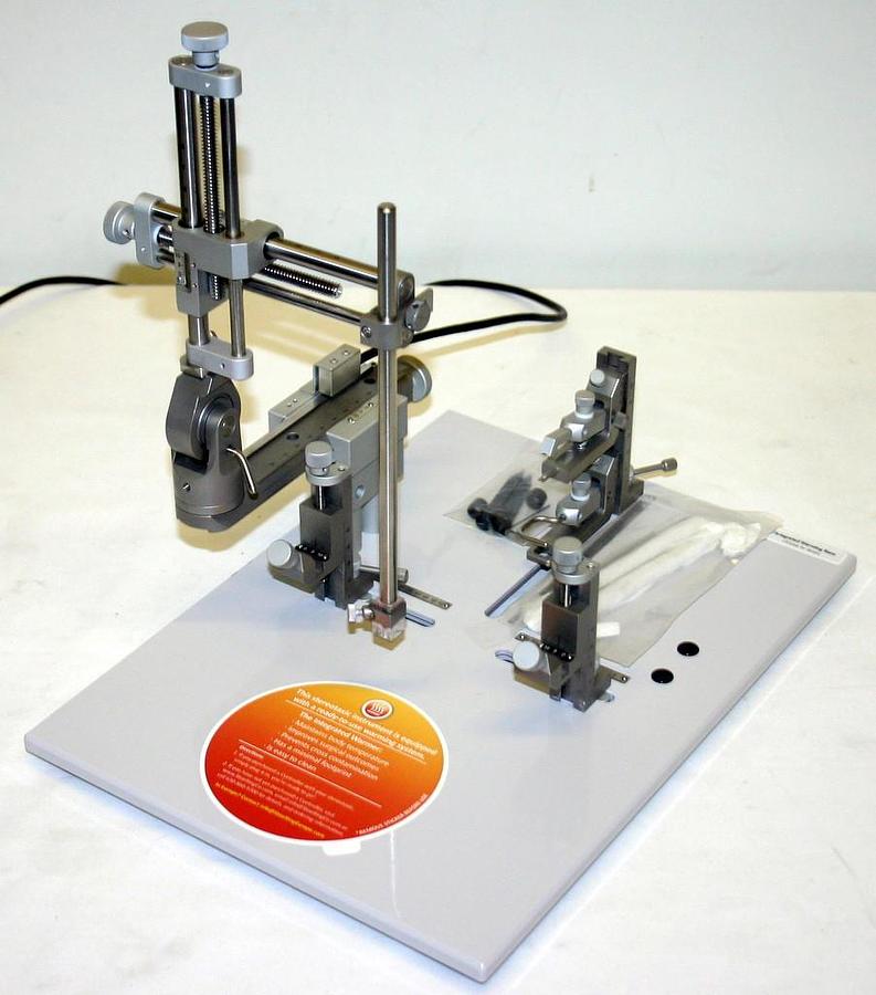 STOELTING 51500D NEW DIGITAL RAT & MOUSE STEREOTAXIC BASE WITH STANDARD MANIPULATOR ARM