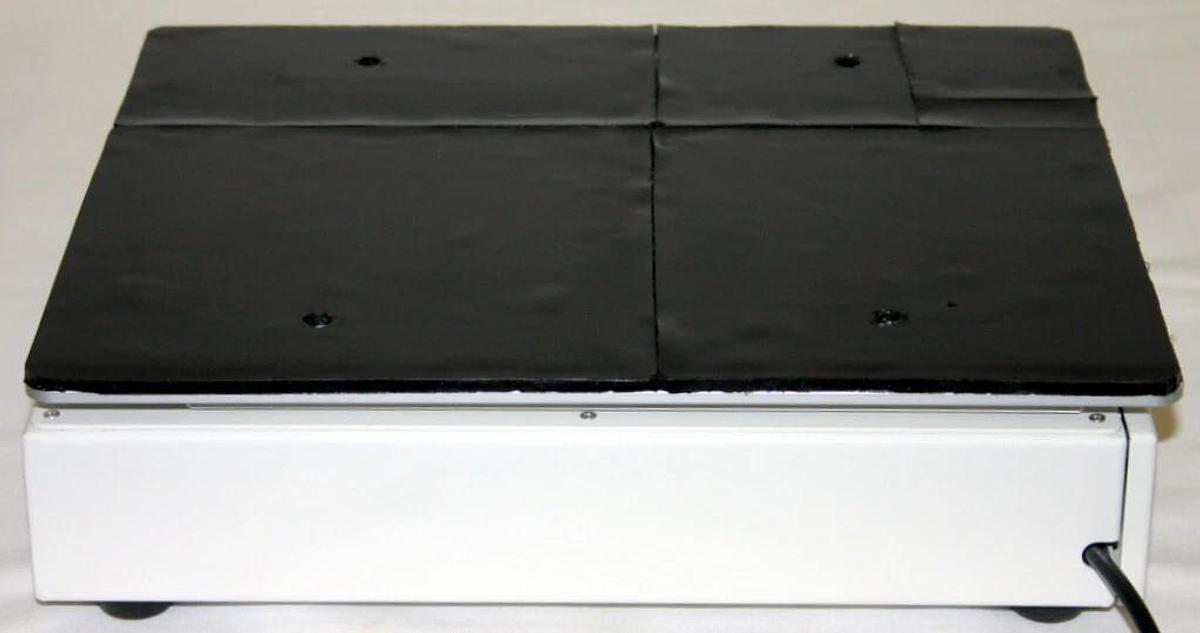 THERMO SCIENTIFIC MAXQ 2000 CO2 PLUS DIGITAL SHAKER, MODEL 88881101, STICKY MAT