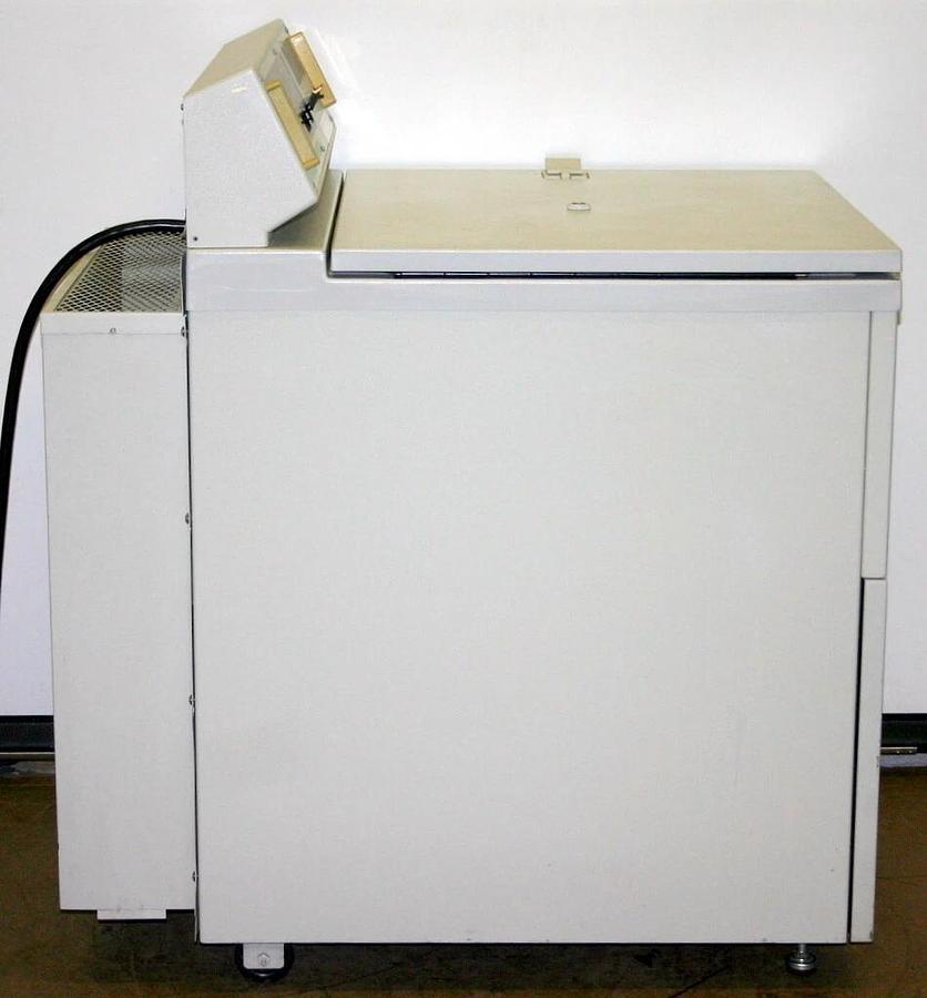 Used SORVALL REFRIGERATED LOW SPEED CENTRIFUGE, MODEL RC-3C PLUS WITH H4000 ROTOR