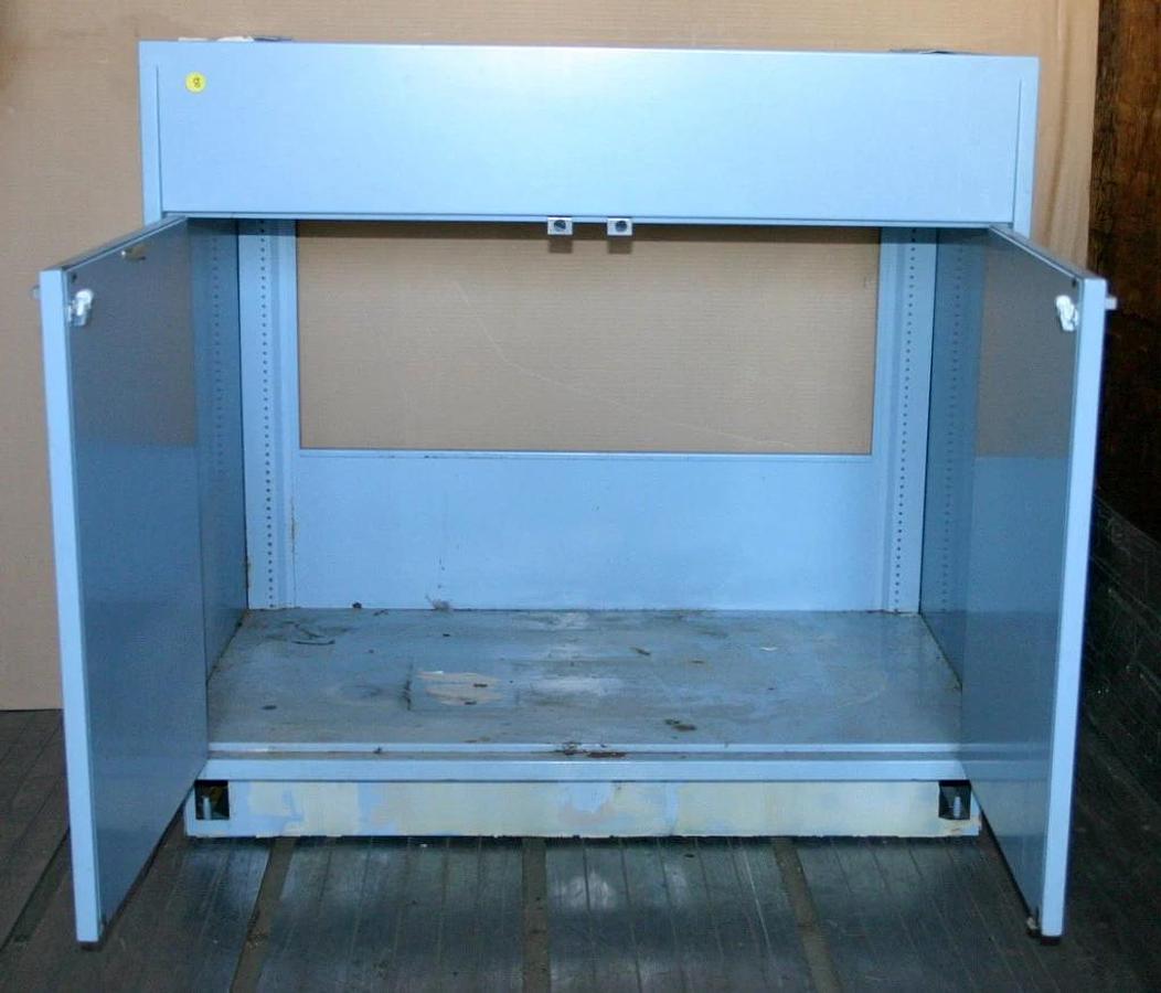 Used HAMILTON KEWAUNEE LABORATORY SINK BASE CABINETS & EPOXY SINKS, 21 FEET, $150/FT