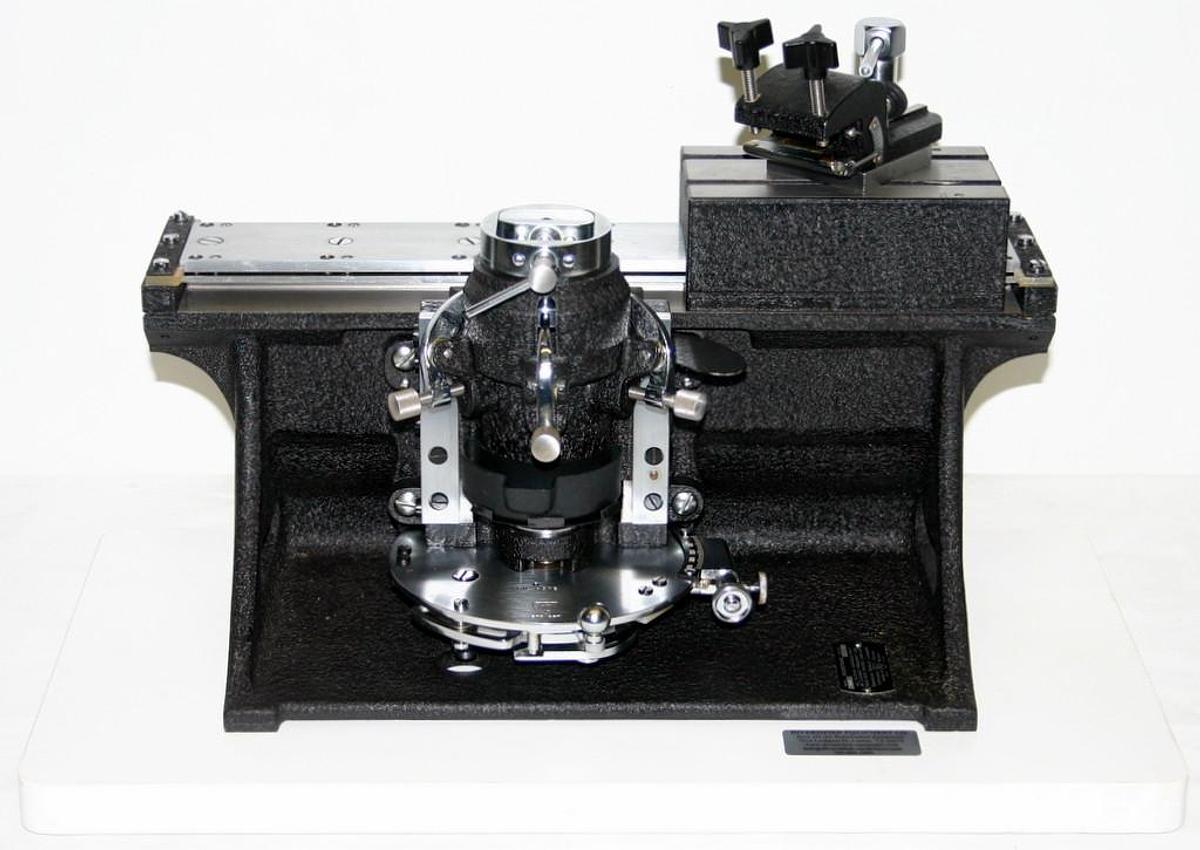 Refurbished AMERICAN OPTICAL SLIDING MICROTOME 860