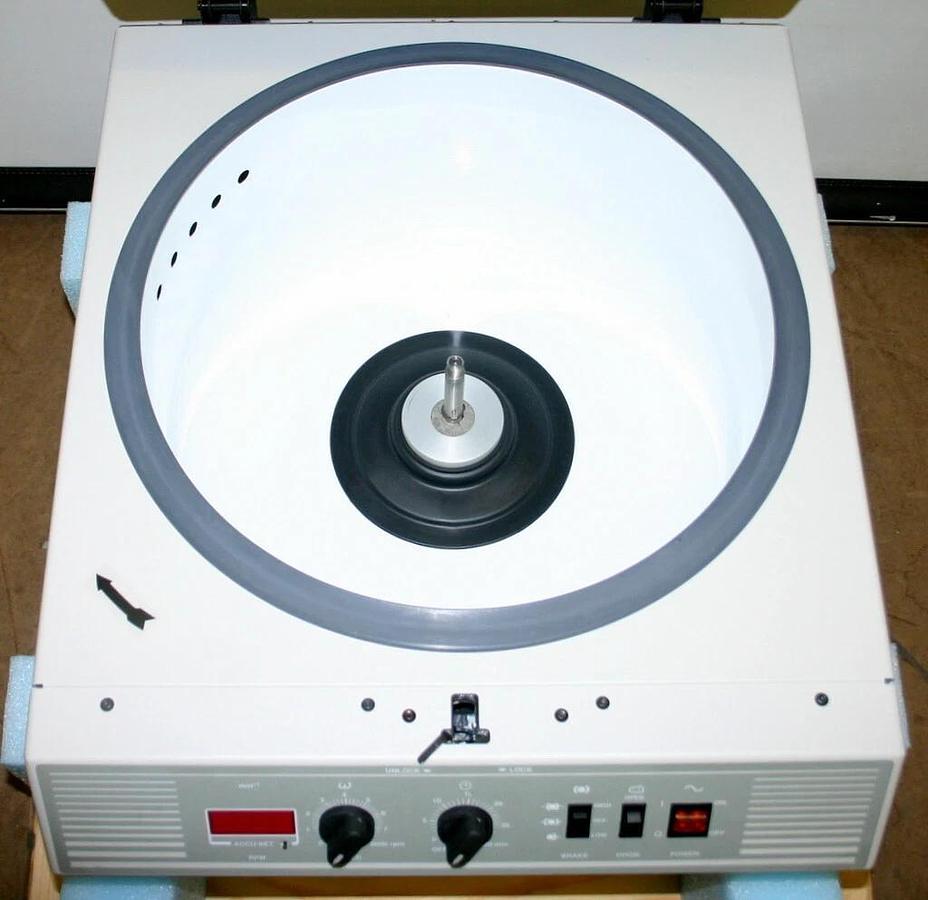 Used BECKMAN COULTER CENTRIFUGE, MODEL ALLEGRA-6 , NEW IN BOX