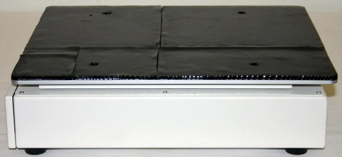 THERMO SCIENTIFIC MAXQ 2000 CO2 PLUS DIGITAL SHAKER, MODEL 88881101, STICKY MAT