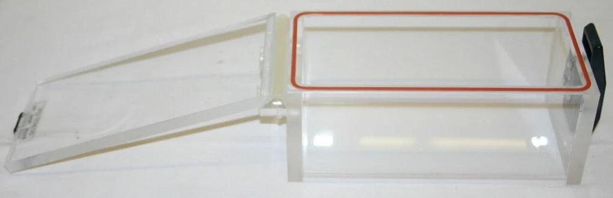 Used BRAINTREE SCIENTIFIC VETEQUIP ANESTHESIZING BOX AND INDUCTION CHAMBER