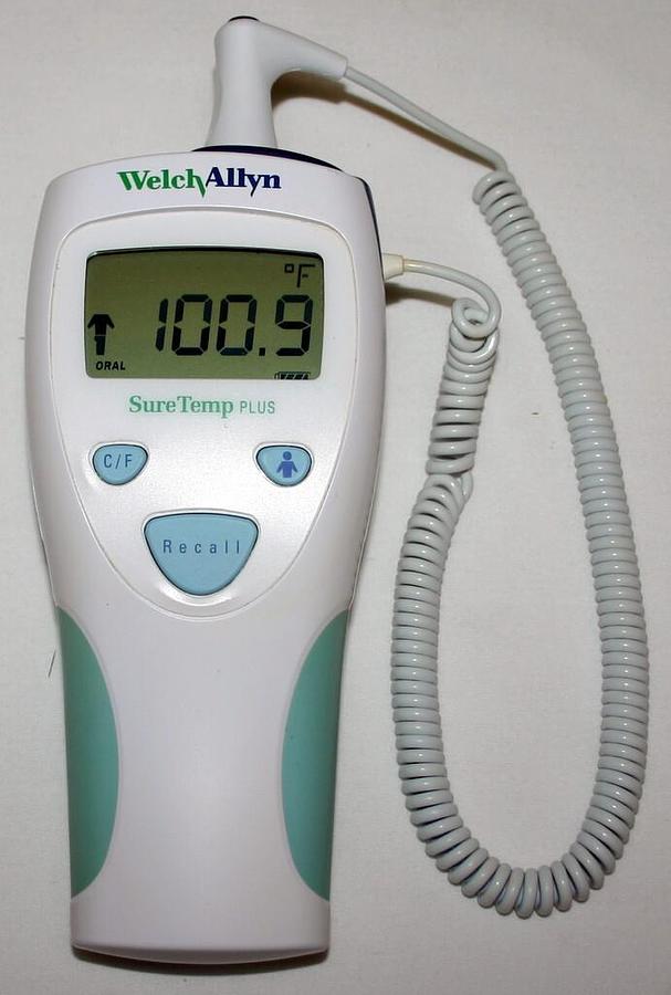 Used WELCH ALLYN DIGITAL ELECTRONIC THERMOMETER SURETEMP PLUS 690, MODEL 01690-000