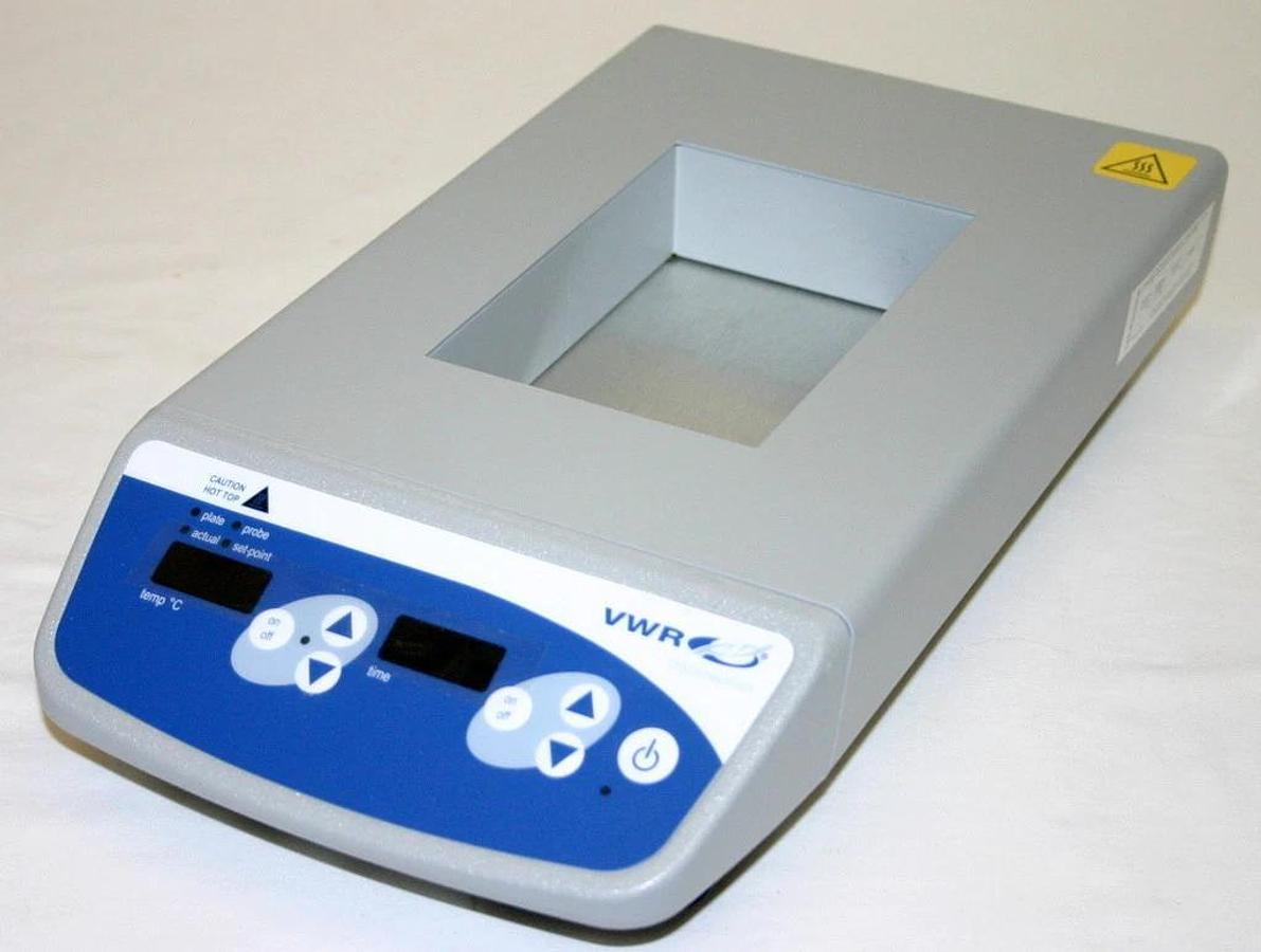 Used VWR DIGITAL DUAL DRY BLOCK HEATER, MODEL 10027-036 WITH CAL CERIFICATE AND PROBE