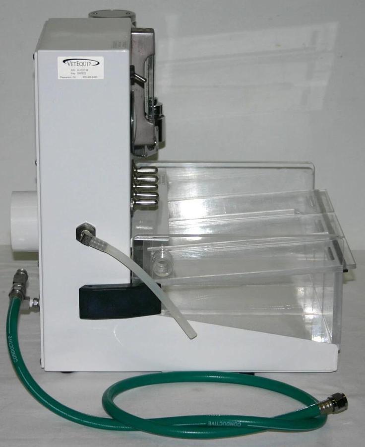 Used VETEQUIP ANESTHESIA SYSTEM, MODEL COMPAC 5 WITH ISOFLURANE VAPORIZER