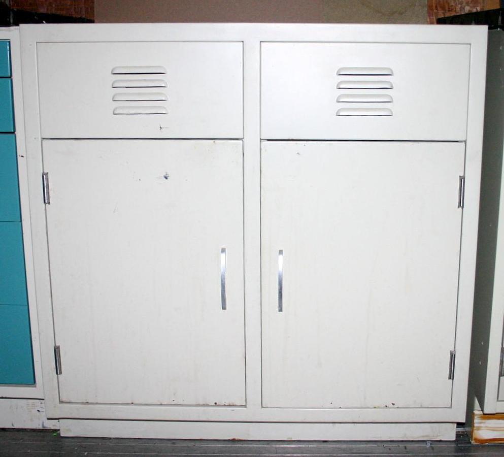 Used HAMILTON KEWAUNEE LABORATORY SINK BASE CABINETS & EPOXY SINKS, 21 FEET, $150/FT