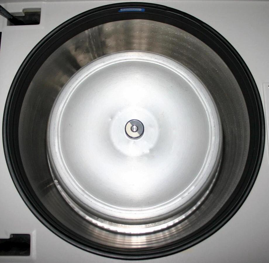 Used SORVALL REFRIGERATED LOW SPEED CENTRIFUGE, MODEL RC-3C PLUS WITH H4000 ROTOR