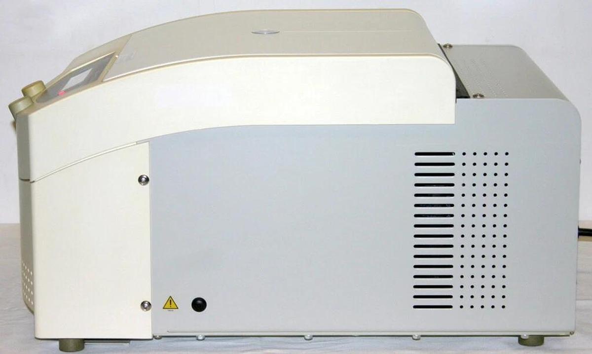 Used BECKMAN COULTER REFRIGERATED MICROCENTRIFUGE, MODEL MICROFUGE 22R