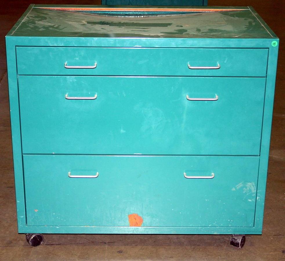 Used LF SYSTEMS LABORATORY CABINETS, CASEWORK, 48.5 FEET, $125 PER FOOT, HAMILTON