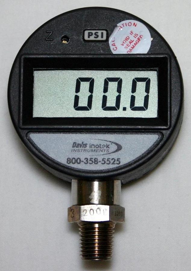 Used DAVIS INSTRUMENTS DIGITAL PRESSURE GAUGE, MODEL PG2000-200.0-PSI