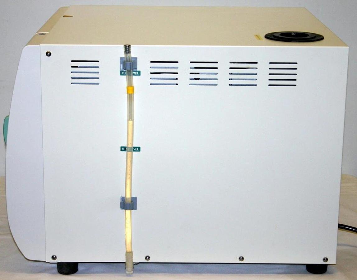 FISHER SCIENTIFIC AUTOMATIC STEAM STERILIZER, AUTOCLAVE, MODEL STERILELITE 24